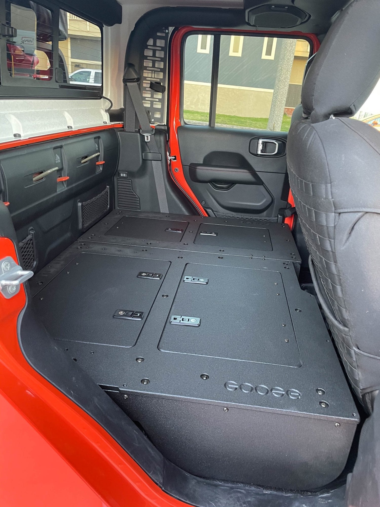 Goose Gear Jeep Gladiator 2019 - Present JT 4 Door - Second Row Seat Delete Plate System - High Platform